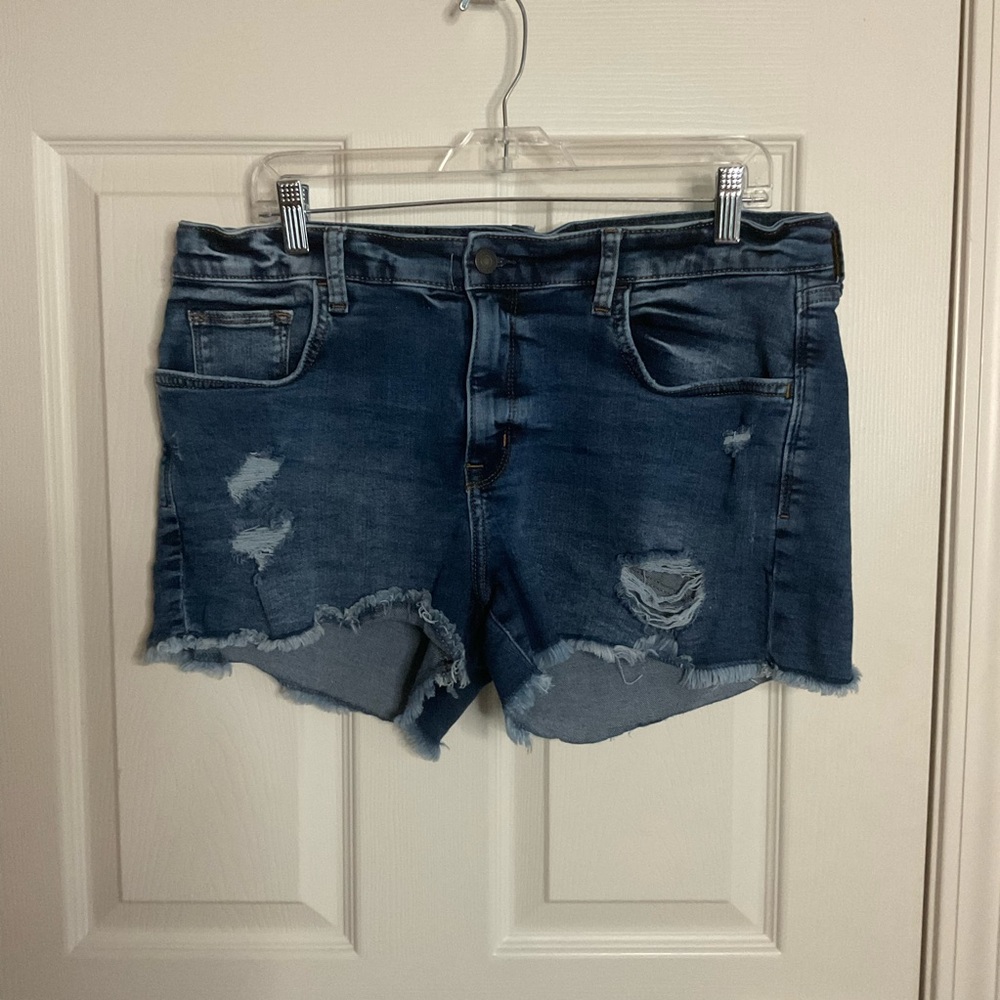 Womens Arizona distressed denim shorts size 17.
